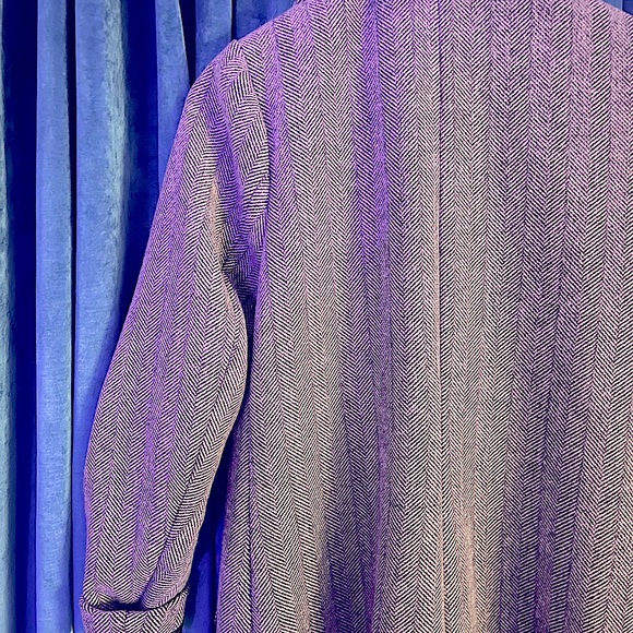 The A&F Dad Coat in Herringbone - Picture 4 of 6